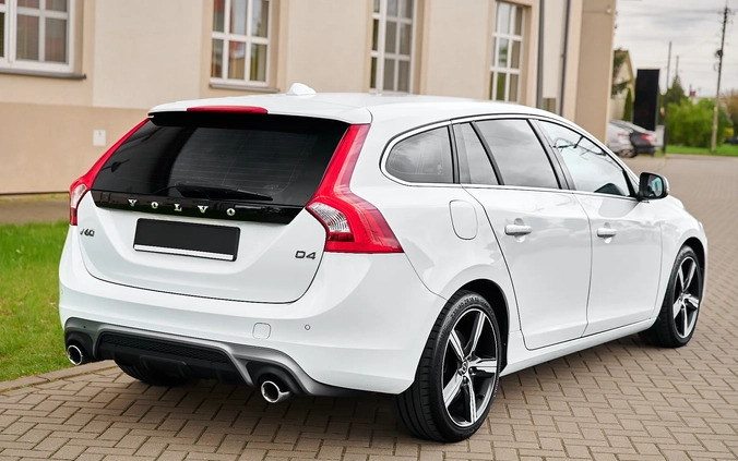 Volvo V60 cena 66900 przebieg: 210000, rok produkcji 2018 z Płock małe 781